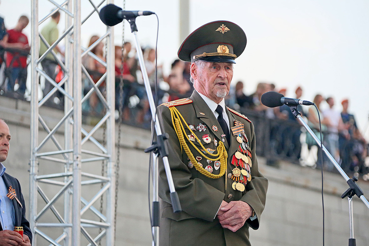 В мероприятии принял участие ветеран Великой Отечественной войны Дмитрий Суворов
