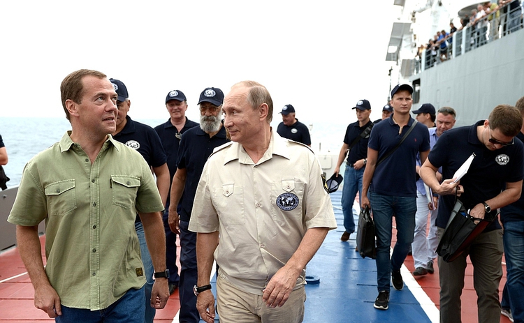 Владимир Путин и Дмитрий Медведев, фото - пресс-служба Кремля