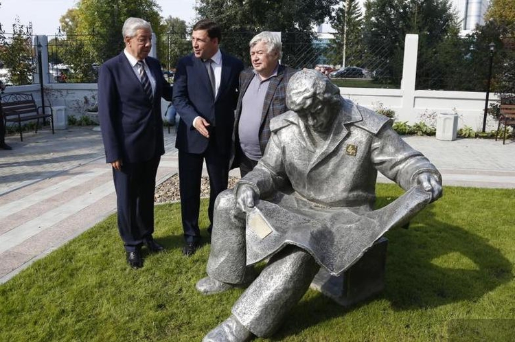 Николай Левин, Евгений Куйвашев и Всеволод Богданов на открытии Домжура