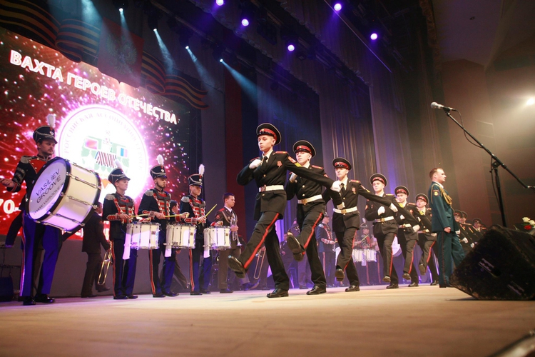 Торжественное мероприятие, посвященное празднованию Дня Героев Отечества, прошло в киноконцертном театре «Космос»