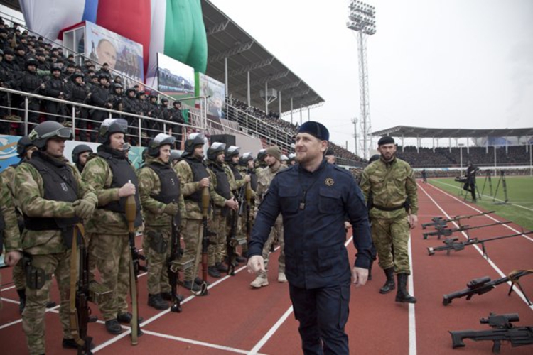 В Грозном «кадыровская армия» присягнула Путину и России, фото - novonews.info