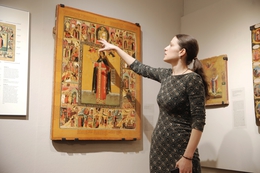 Искусствовед Екатерина Журбина провела в ЕМИИ авторскую экскурсию по выставке «Святая великомученица Екатерина»