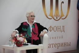 «Тотальный диктант» в Екатеринбурге прочитала Анна Шатилова