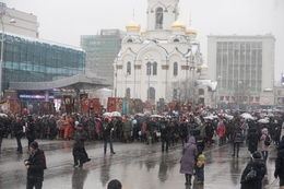В общегородском крестном ходе и Пасхальном празднестве приняли участие более 20 тысяч человек