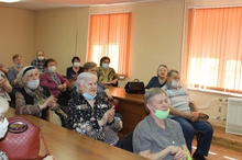 Свердловский депутат организовал концерт для жителей Октябрьского района Свердловский депутат организовал концерт для жителей Октябрьского района