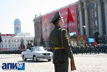 На главной площади Екатеринбурге пройдет совместная тренировка пеших парадных расчетов и механизированной колонны На главной площади Екатеринбурге пройдет совместная тренировка пеших парадных расчетов и механизированной колонны