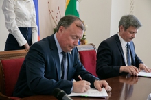 Глава Екатеринбурга подписал соглашение по регулированию социально-трудовых отношений