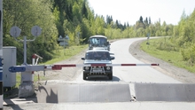 Свердловские машинисты локомотивов поблагодарят автолюбителей за соблюдение правил пересечения железнодорожных переездов