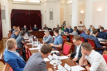 Власти Екатеринбурга обсудили вопросы соблюдения сроков при строительстве новых объектов