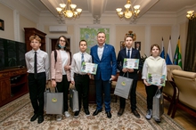 Глава Екатеринбурга провел для юных горожан экскурсию по зданию Администрации