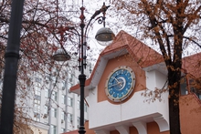 Уникальный арт-объект украсил фасад Екатеринбургского театра кукол Уникальный арт-объект украсил фасад Екатеринбургского театра кукол