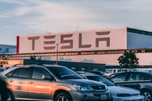 Tesla отзовет 53,8 тысячи электромобилей