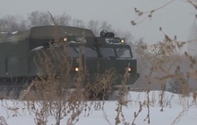 30-ти тонным вездеходом военные нарисовали олимпийские кольца на Южном Урале