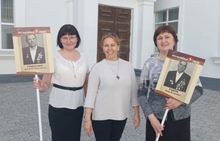 В свердловских городах запустили акцию по бесплатной печати портретов «Бессмертного полка» В свердловских городах запустили акцию по бесплатной печати портретов «Бессмертного полка»