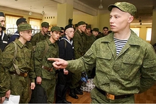 Около 150 новобранцев из Екатеринбурга отправились на военную службу Около 150 новобранцев из Екатеринбурга отправились на военную службу
