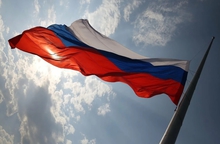 В России утвердили стандарт для школ по поднятию государственного флага