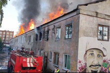 Крупный пожар случился ночью в Невьянске Крупный пожар случился ночью в Невьянске