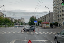 В Екатеринбурге водитель электросамоката без шлема получил серьезные травмы головы