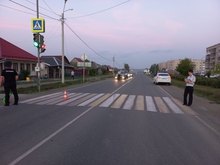 Внедорожник наехал на двух девочек в Свердловской области