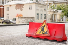 Дорожники ограничат движение по улице Чистой в Екатеринбурге
