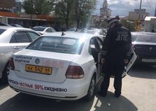В Екатеринбурге попадаются таксисты, у которых нет водительских прав