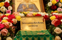 Священнослужители Екатеринбургской епархии ежечасно совершают молебны пред ковчегом с частью мощей святой Матроны