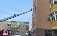 Пожарные спасли семь человек, в том числе двух детей из пожара на Крауля в Екатеринбурге