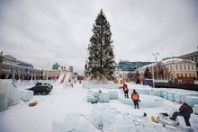 Ледовый городок в центре Екатеринбурга готов на 70 %