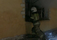 В Екатеринбурге утром 9 января загорелись несколько квартир в доме на Шефской