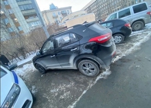 Водитель на иномарке сбила 17-летнюю девушку при выезде со двора в Екатеринбурге