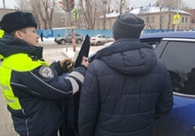 В Екатеринбурге водитель «затонированной» иномарки решил скрыться от сотрудников ДПС