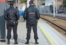 Сотрудники транспортной полиции Серова задержали дебошира в пассажирском поезде