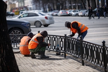 Дороги и тротуары Екатеринбурга убрали от грязи примерно на 60%