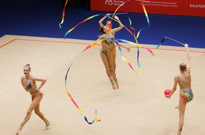 Спортсменки сборной команды России по художественной гимнастике начали борьбу за медали «Игр вызова легенд»