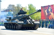 Шествие раритетной техники в честь 9 Мая и памятные акции прошли в Верхней Пышме