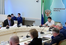 Евгений Куйвашев и Иван Советников дали установки по борьбе с возгораниями в Свердловской области