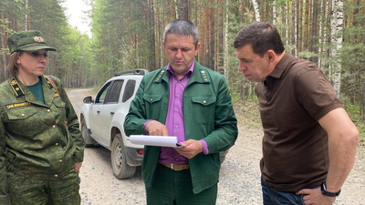 Евгений Куйвашев принял решение о поощрении волонтеров за помощь на пожарах