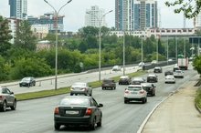 С 28 августа парковка на улице Бебеля в Екатеринбурге будет запрещена