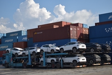 665 легковых автомобилей из Китая оформили уральские таможенники за июль-август