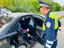 В Свердловской области автоинспекторы проводят рейды по детским креслам