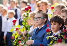 168 тонн цветов оформили кольцовские таможенники в преддверии 1 сентября