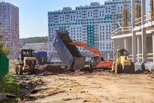 Евгений Куйвашев проинспектировал стройплощадку новой школы на Уктусе