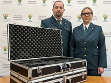 Уральские таможенники отправили в зону СВО антидроновые ружья, аккумуляторы и дизельный генератор