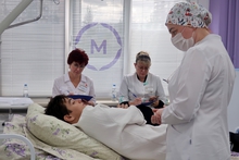 Около 40 медицинских сестер и акушерок соревнуются за звание лучших в Свердловской области