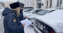 В Екатеринбурге должник «подкинул» свой автомобиль приставам