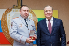 Глава Екатеринбурга поздравил сотрудников полиции с профессиональным праздником