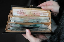 Большая часть зарплаты свердловчан уходит на еду и ипотеку