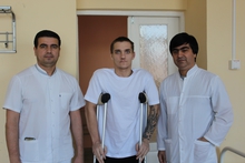Свердловские врачи спасли 23-летнего уральца после падения с восьмого этажа