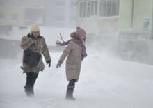 Спасатели МЧС выпустили экстренное предупреждение из-за сильного ветра в Свердловской области