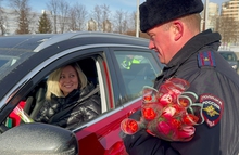 Госавтоинспекция Екатеринбурга присоединилась ко Всероссийской акции МВД «Цветы для автоледи»